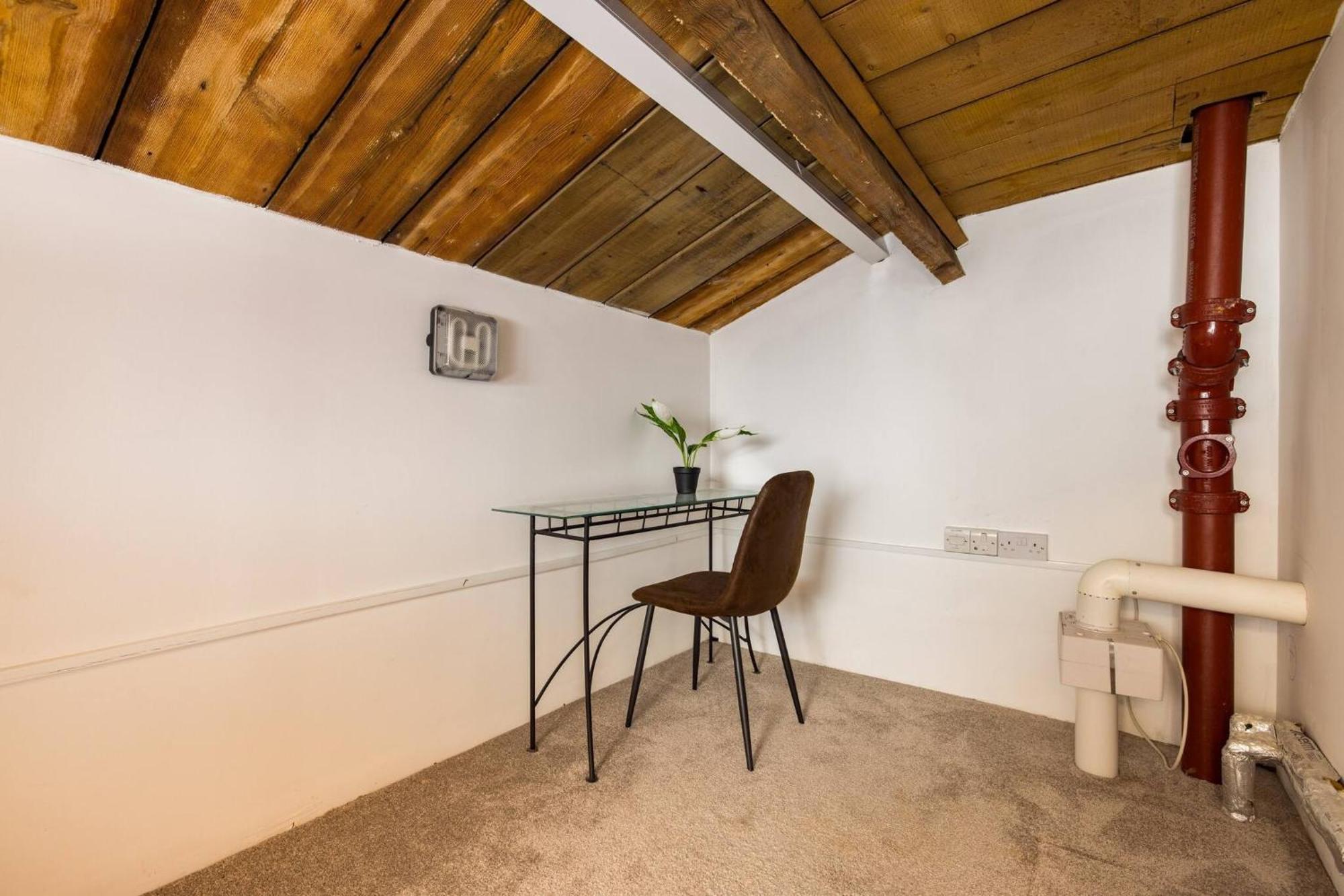 Wild Roses Serviced Apartments - Excel Warehouse 2 Лондон Екстериор снимка