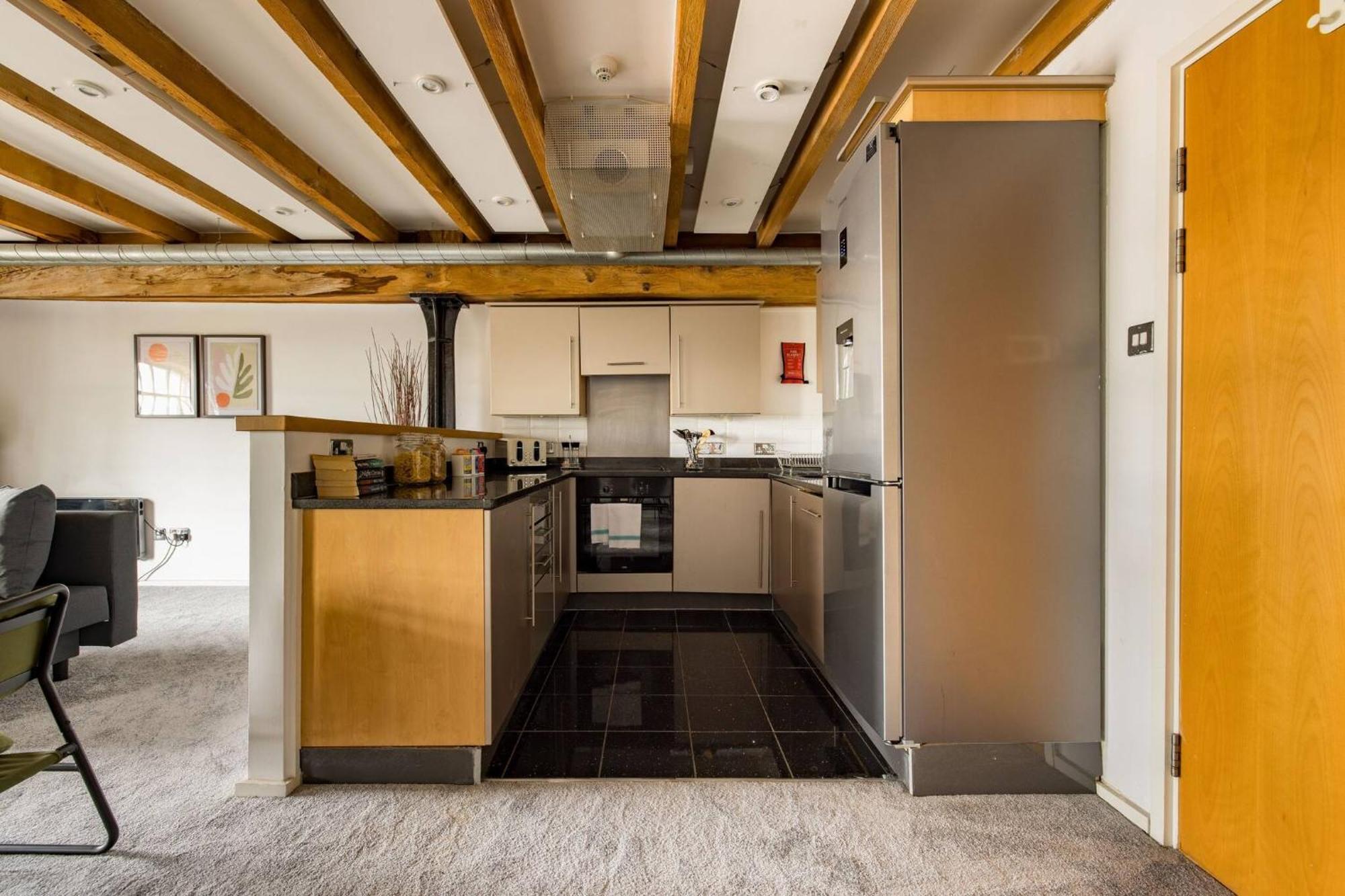 Wild Roses Serviced Apartments - Excel Warehouse 2 Лондон Екстериор снимка