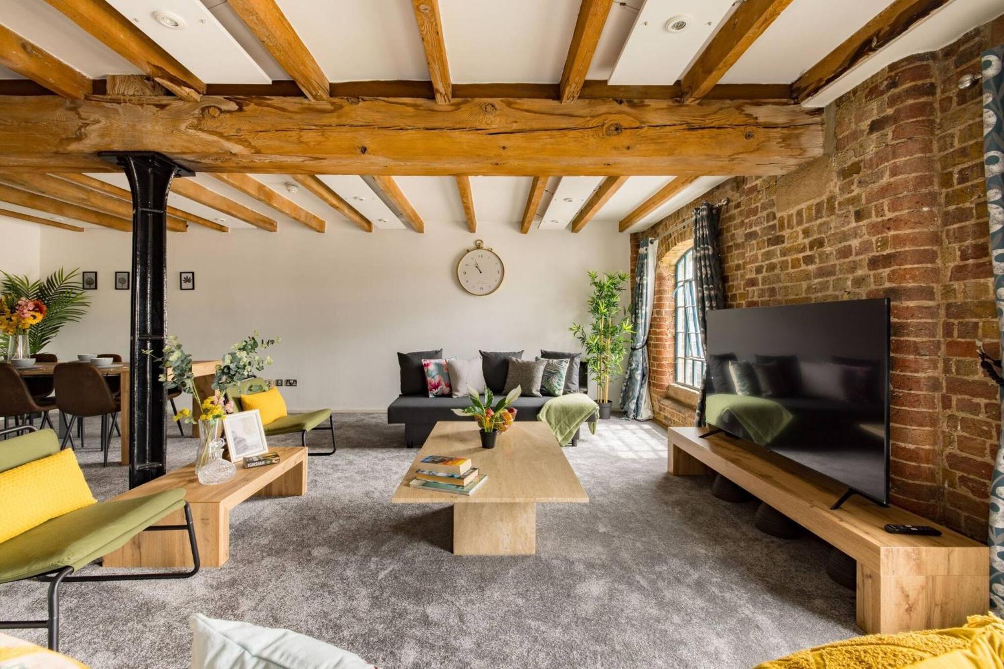 Wild Roses Serviced Apartments - Excel Warehouse 2 Лондон Екстериор снимка