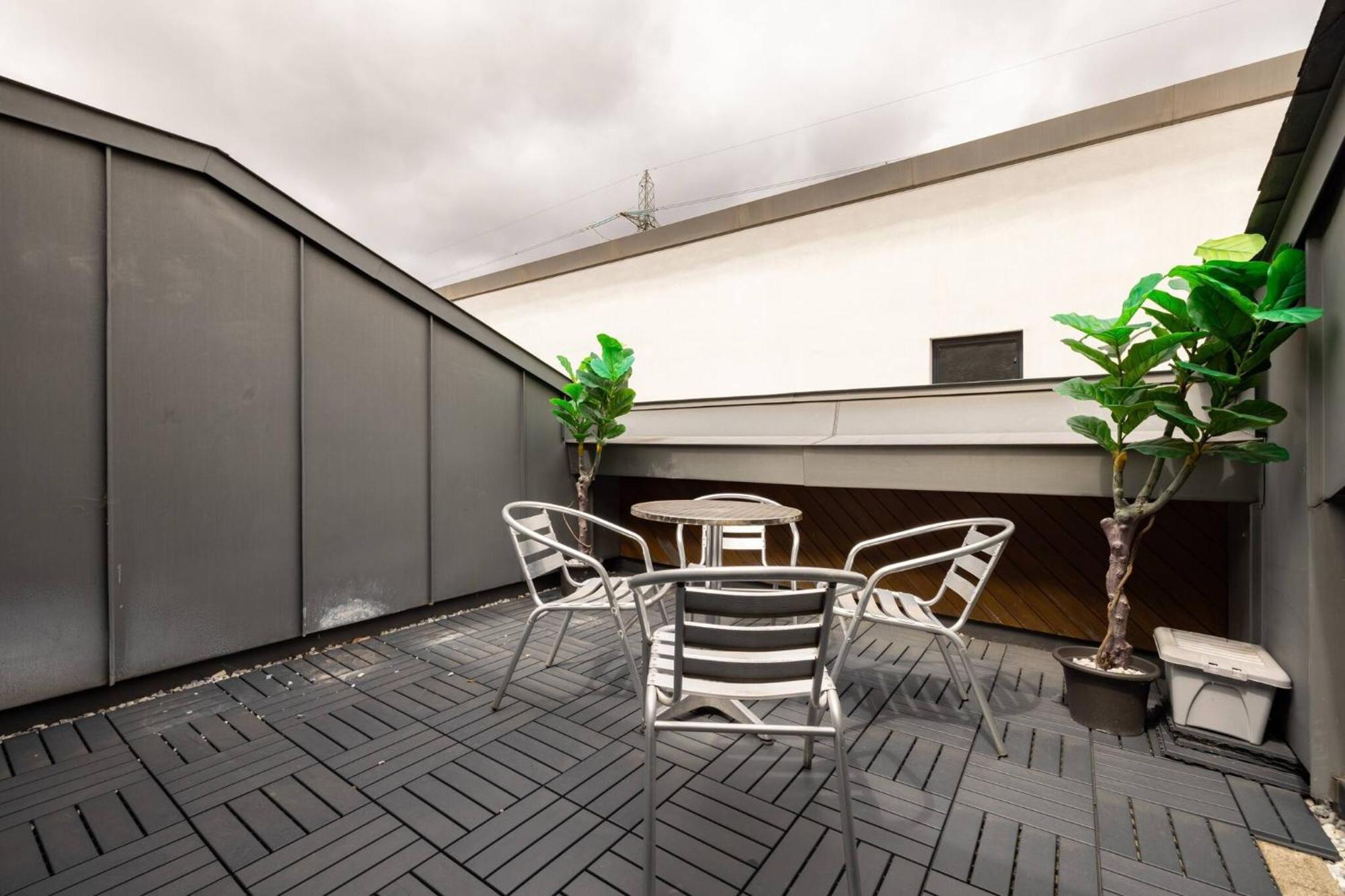 Wild Roses Serviced Apartments - Excel Warehouse 2 Лондон Екстериор снимка