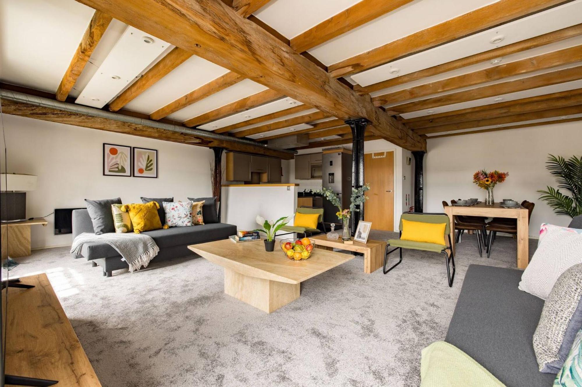 Wild Roses Serviced Apartments - Excel Warehouse 2 Лондон Екстериор снимка